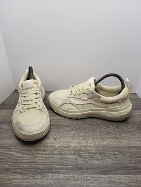 VANS UltraRange NEO VR3 Tan Beige Womens Size 8 Gym Shoes New